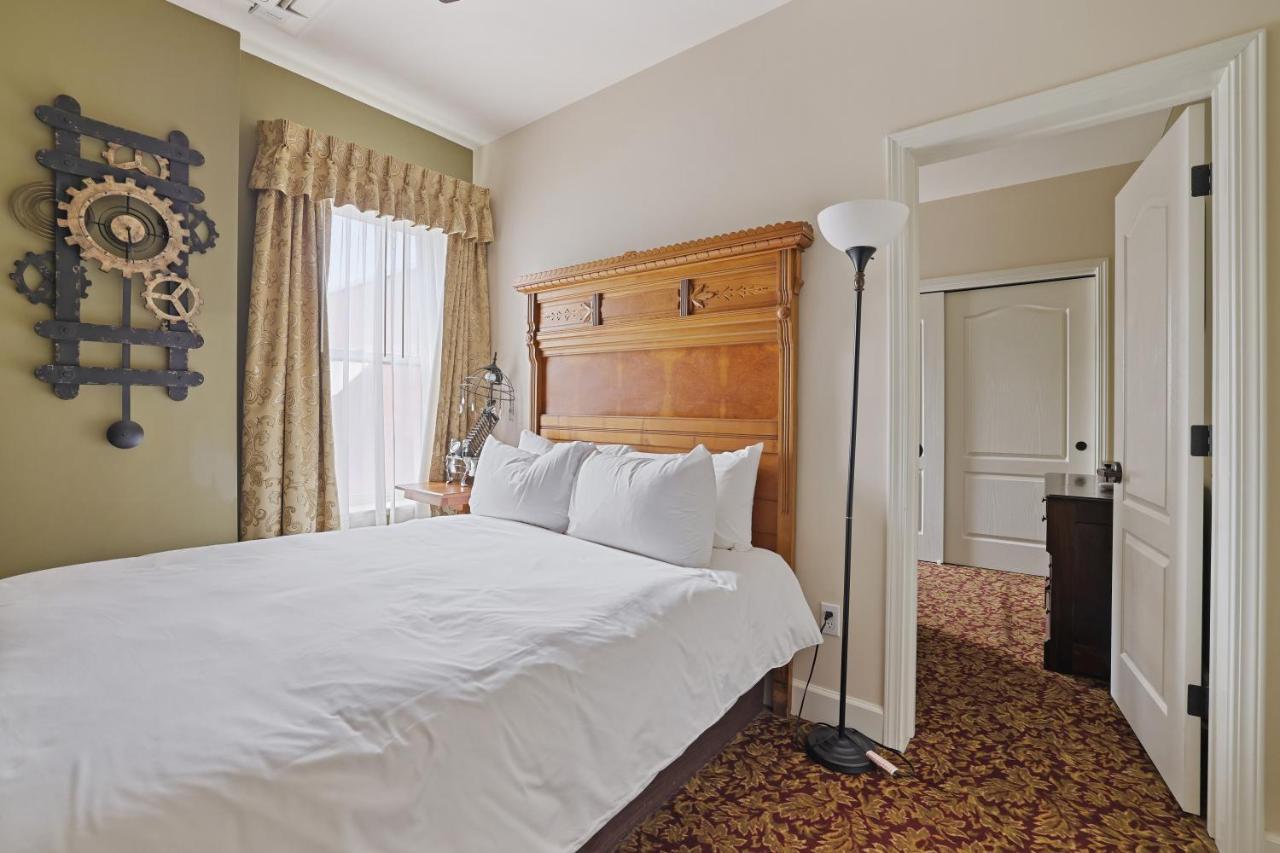 National Hotel 3*